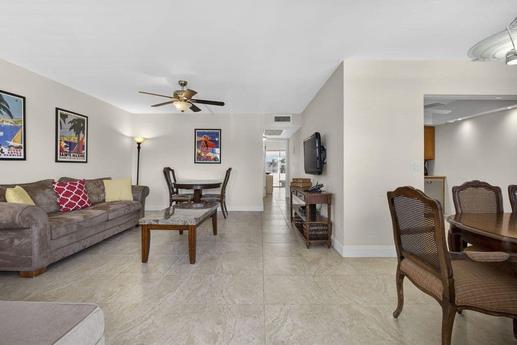 2+1 Condo — 361 Wellington J