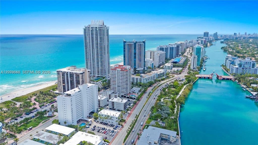 1+1 Condo — 6450 Collins Ave APT 205