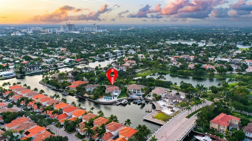 6-bedroom Single-Family Home — 1260 Harbor Ct