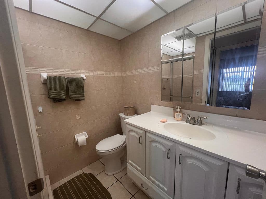 2-bedroom Condo — A Flanders #5