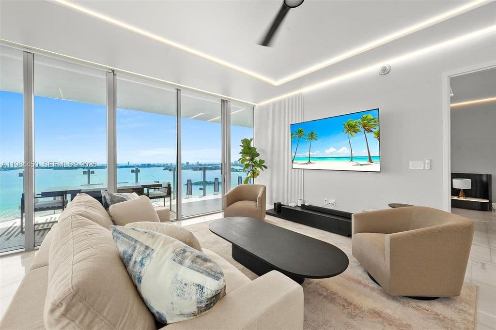 4-bedroom Condo — 700 NE 26th Ter Unit 3401