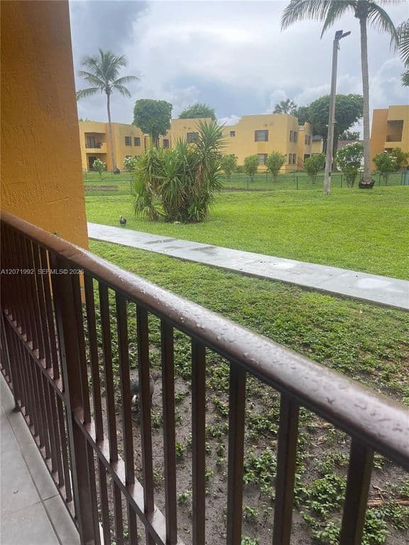 3-bedroom Condo — 636 NW 114th Ave APT 102