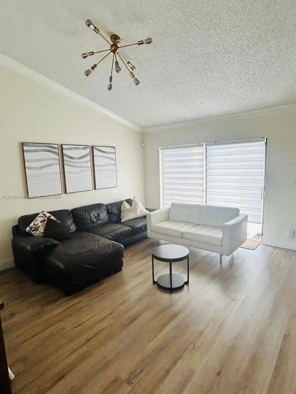 3+1 Müstakil ev — 7342 NW 38th Pl