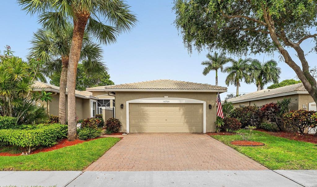 3-bedroom Single-Family Home — 10760 Royal Caribbean Circle