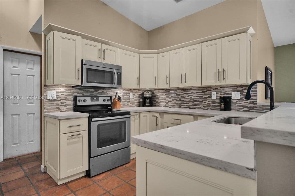 3-bedroom Single-Family Home — 9786 SW 147th Ct