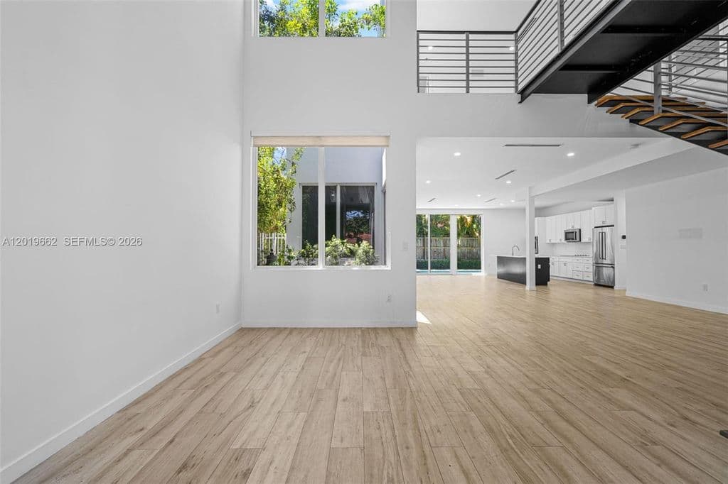 5+1 Müstakil ev — 1816 SW 23rd St