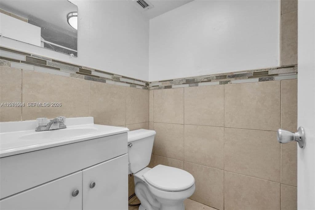 2+1 Condo — 9143 SW 77th Ave APT B710