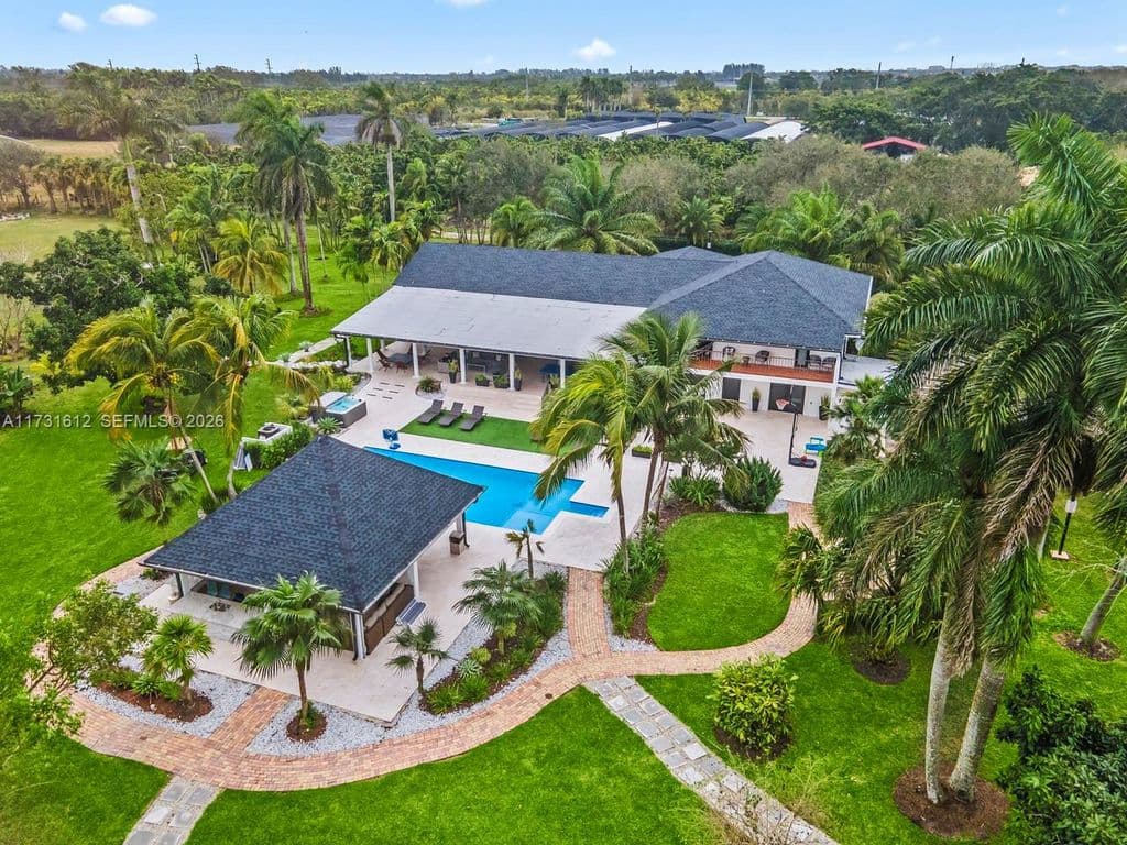 5-bedroom Single-Family Home — 14875 SW 212th St