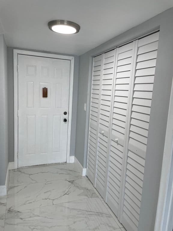 4+1 Condo — 9509 SW 1st Court
