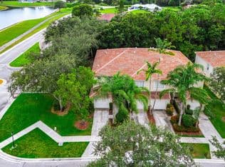 3-bedroom Townhouse — 9650 Lago Drive, Boynton Beach, 33472