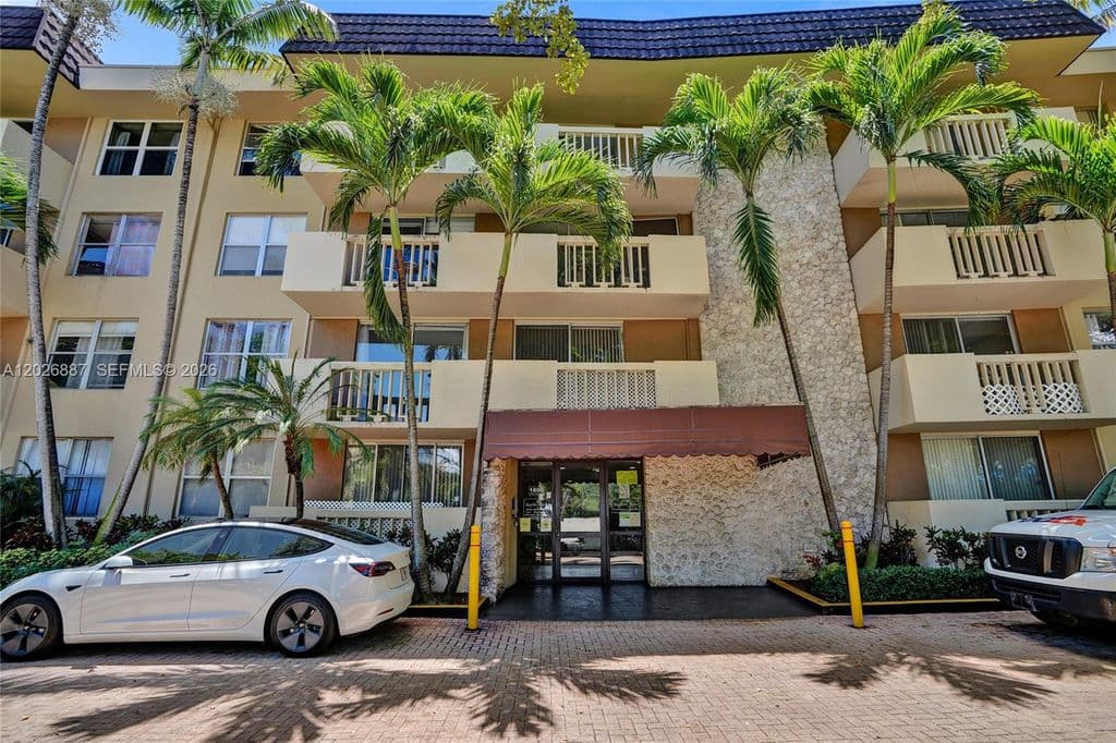 2+1 Condo — 1800 Sans Souci Blvd APT 435