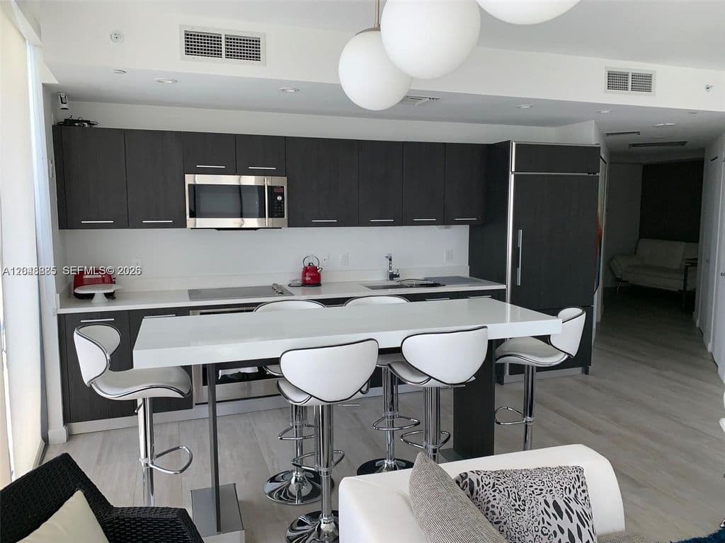 2+1 Condo — 55 SW 9th St Unit 2706