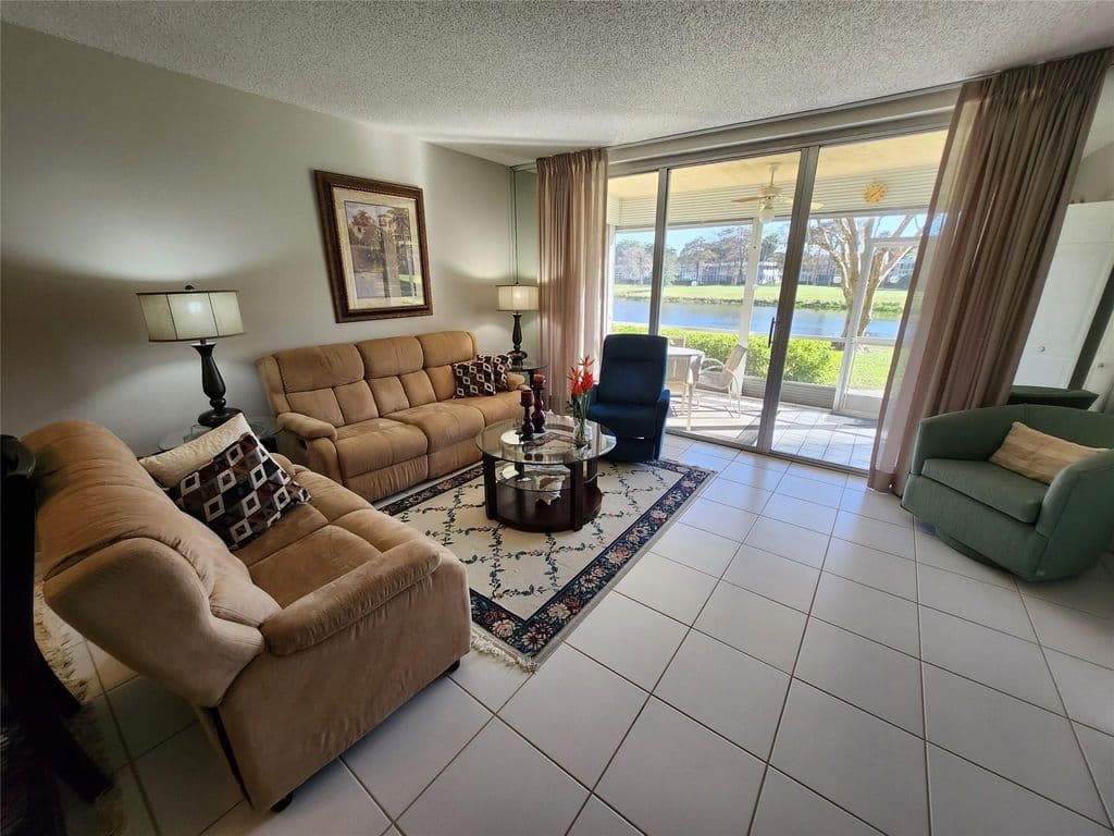 3-bedroom Condo — 4030 W Palm Aire Drive #101