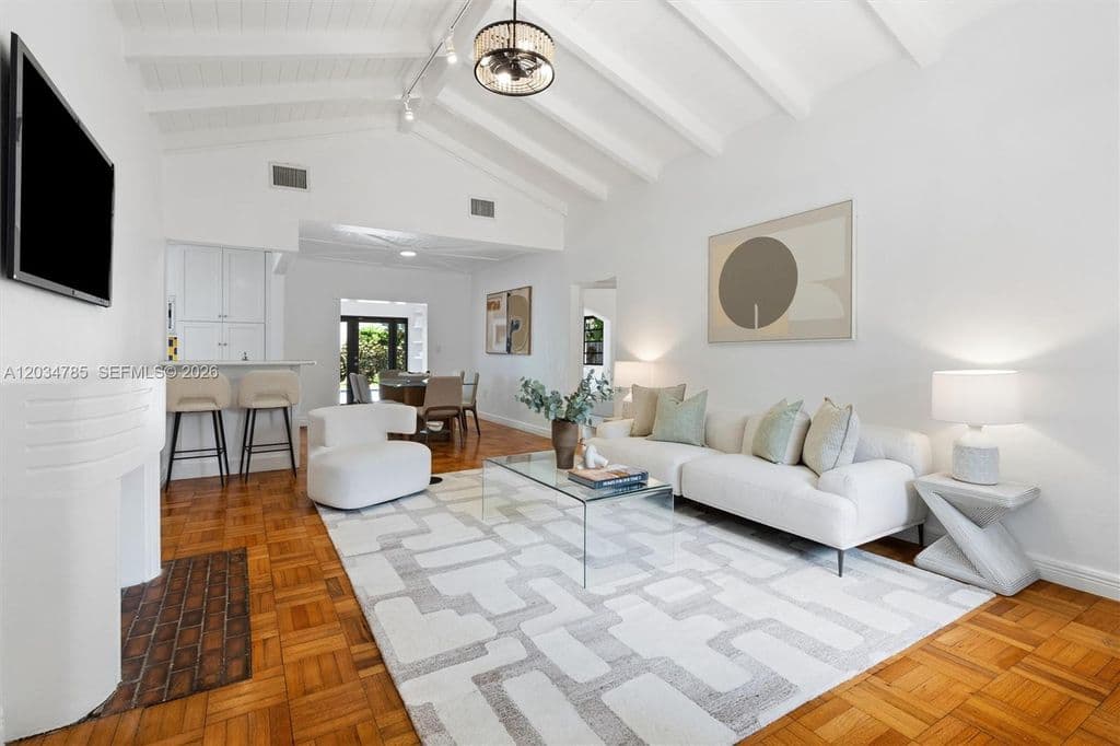 4-bedroom Single-Family Home — 4531 Sheridan Ave