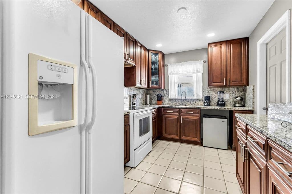 3-bedroom Single-Family Home — 7421 SW 14th Ct