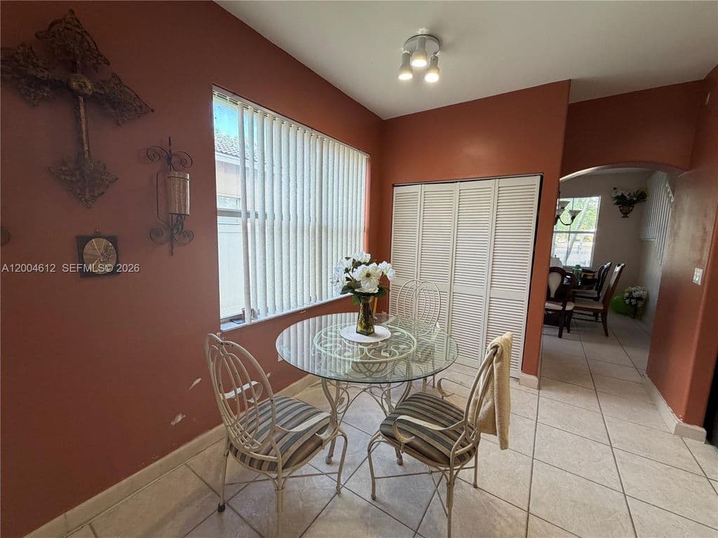 5-bedroom Single-Family Home — 2329 NW 184th Ter