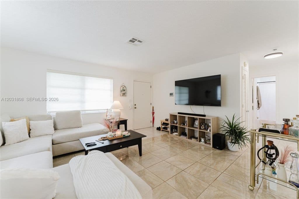 2-bedroom Single-Family Home — 2604 NW 48th St