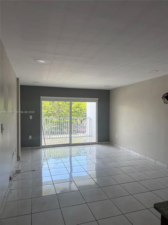 1+1 Condo — 2530 SW 3rd Ave APT 103