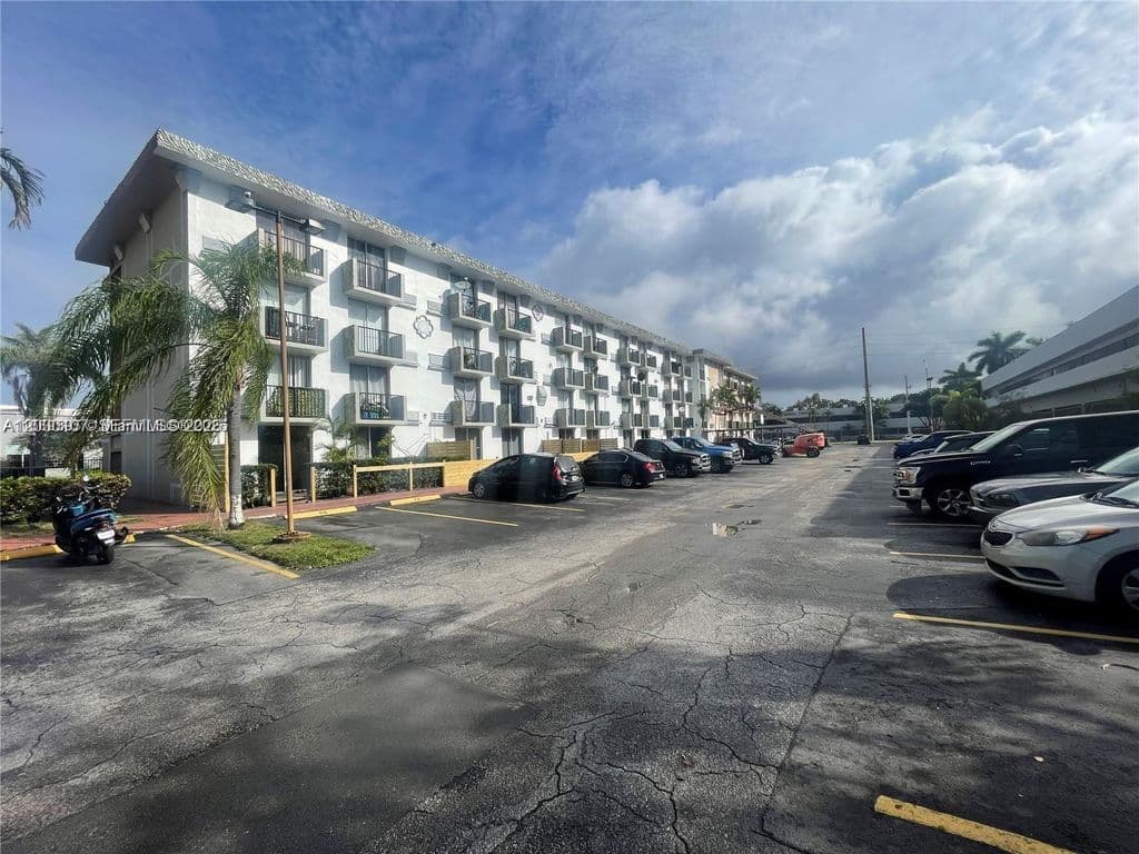 2-bedroom Condo — 16450 NW 2nd Ave APT 109