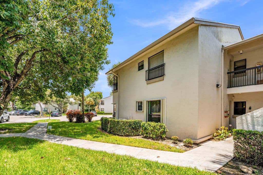 3+1 Condo — 3729 NW 35th Street