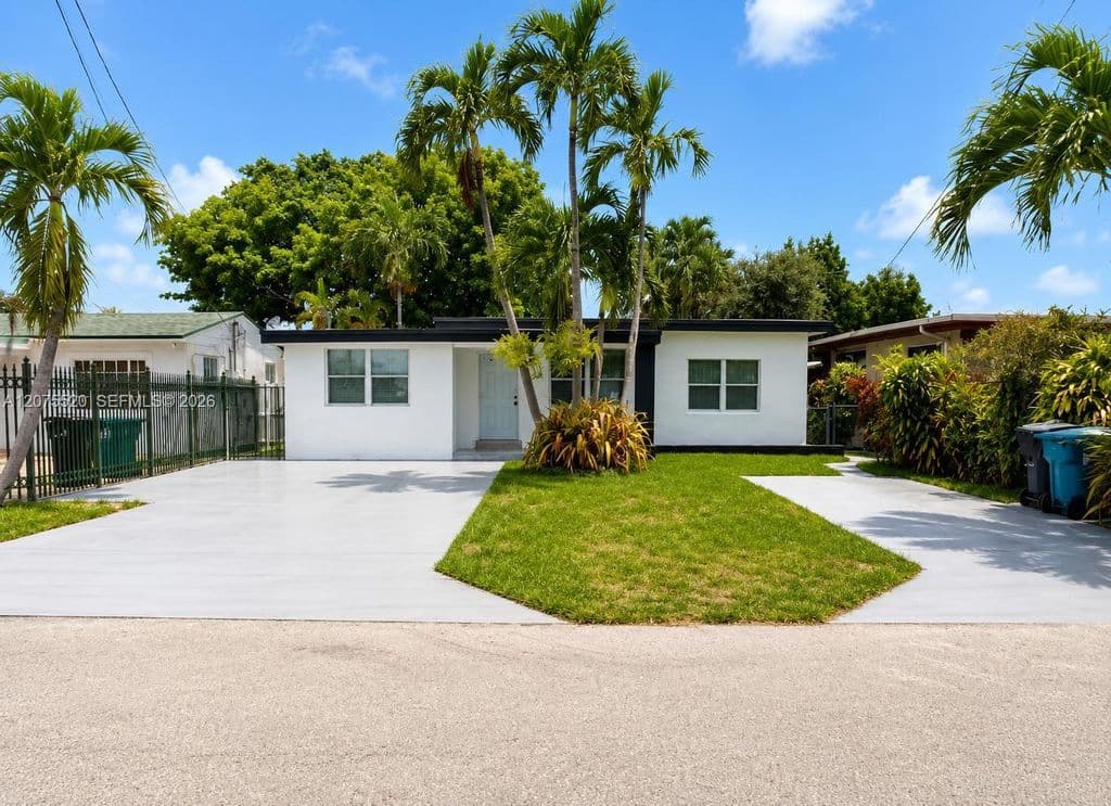 4+1 Mülk — 7239 NW 3rd St
