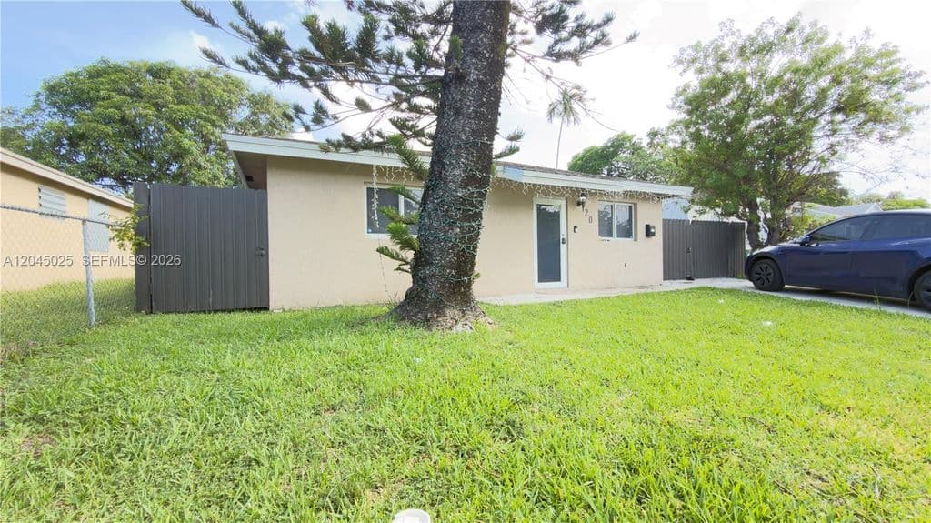 4+1 Müstakil ev — 920 NW 65th St