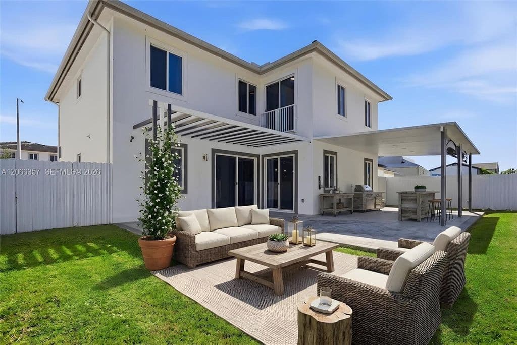 5+1 Müstakil ev — 18350 SW 139th Path