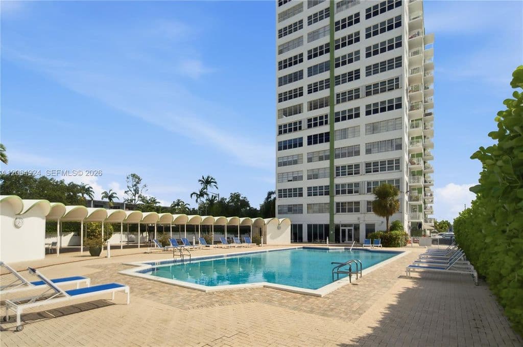 1+1 Condo — 2100 Sans Souci Blvd #A710