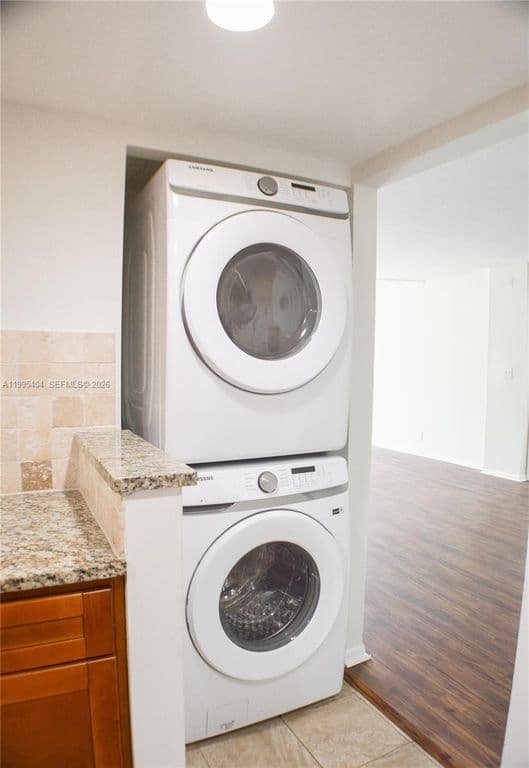 2-bedroom Condo — 733 SE 1st Way APT 206