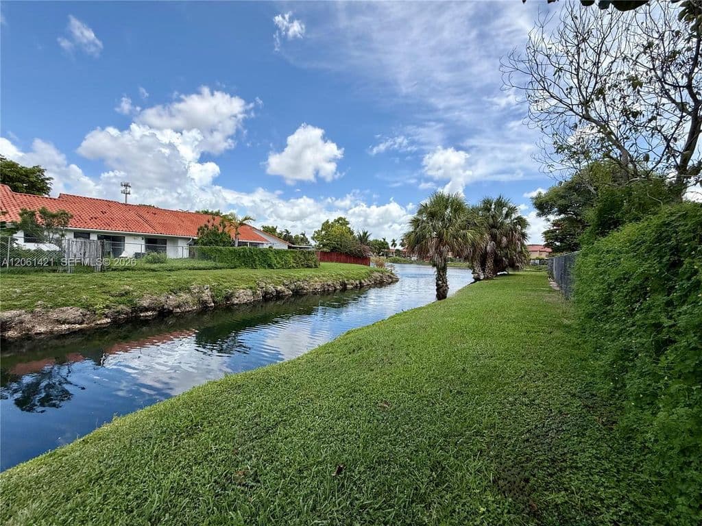3-bedroom Property — 13561 SW 62nd St #174-35