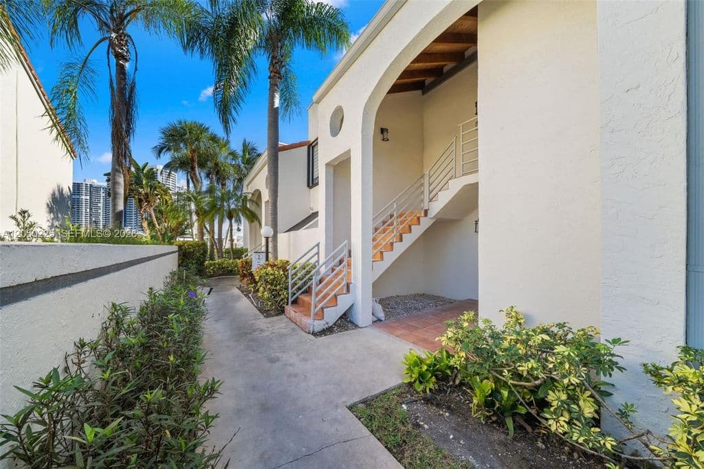 2+1 Condo — 3549 Magellan Cir APT 418