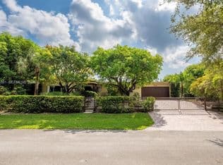 4+1 Müstakil ev — 17625 SW 91st Ave, Palmetto Bay, 33157