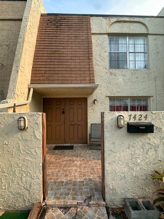 3-bedroom Property — 7424 NW 75th Street