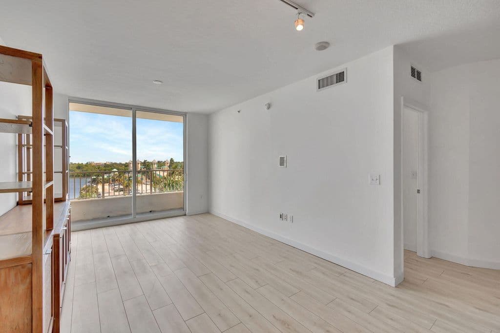 1+1 Condo — 100 NE 6th Street #505