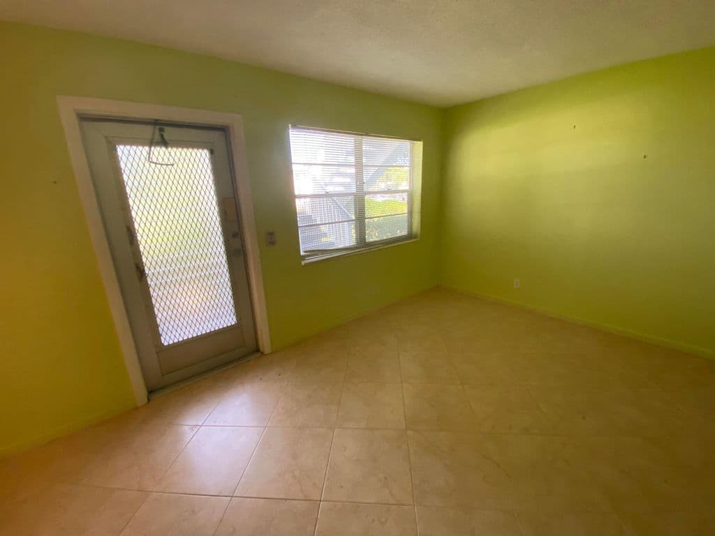 2+1 Condo — 95 CAMBRIDGE E #95