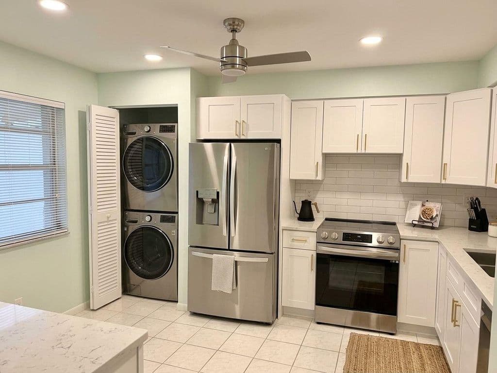 2+1 Condo — 1101 Colony Point Circle #220