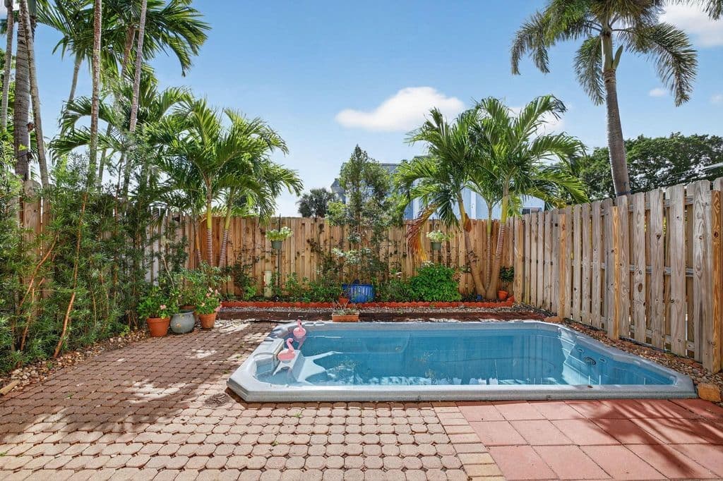 3-bedroom Property — 3024 NE 5th Terrace #10