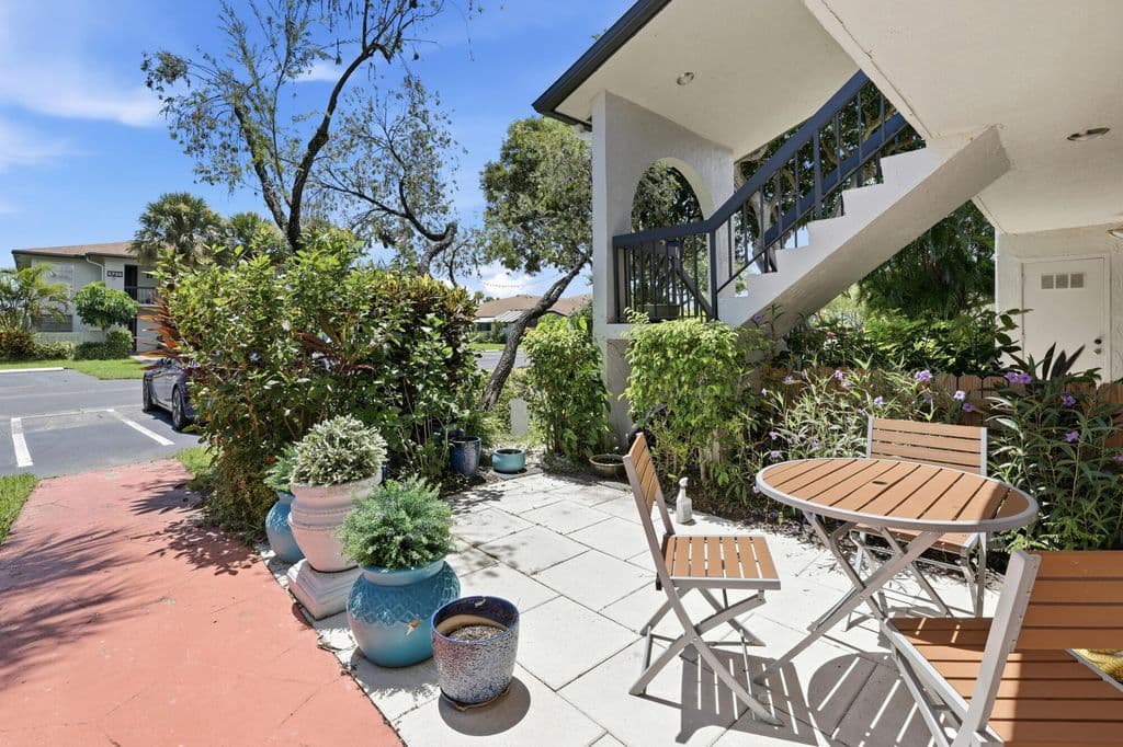 2+1 Condo — 5710 Princess Palm Court #B