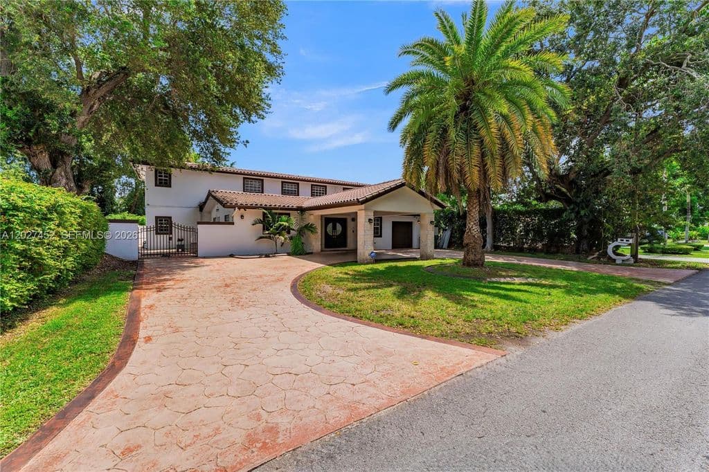 5+1 Müstakil ev — 6284 SW 26th St