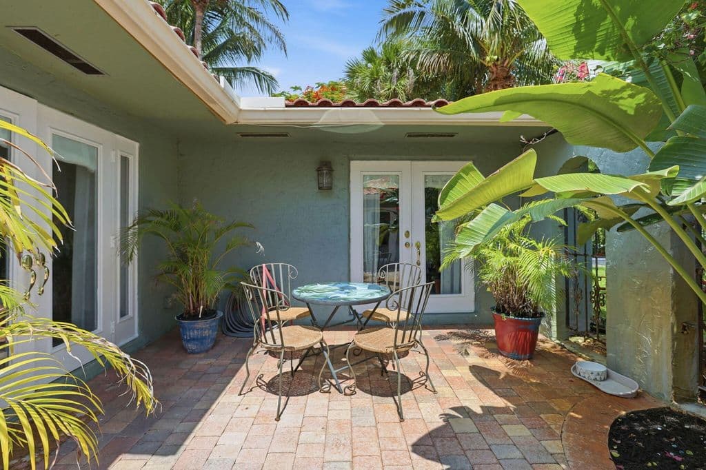 4-bedroom Single-Family Home — 3000 Sherwood Boulevard