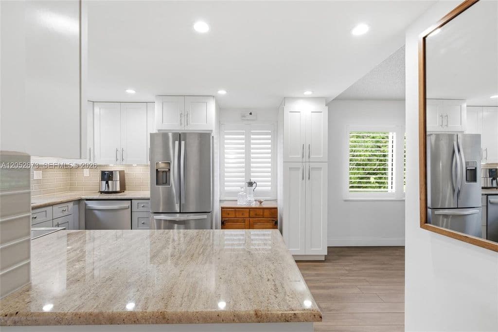 2-bedroom Condo — 9501 Sunrise Lakes Blvd APT 201