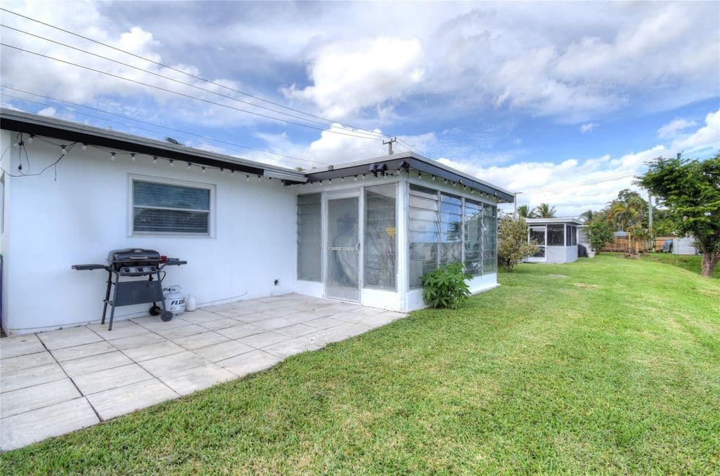 2-bedroom Single-Family Home — 4804 NW 27th Terrace