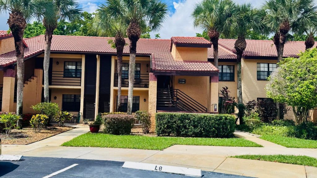 2+1 Condo — 11190 Aspen Glen Drive