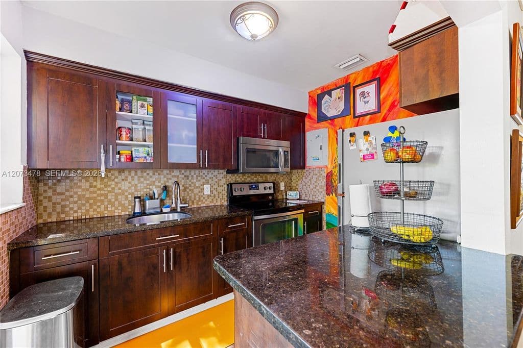 2-bedroom Single-Family Home — 1444 NW 2nd Ave