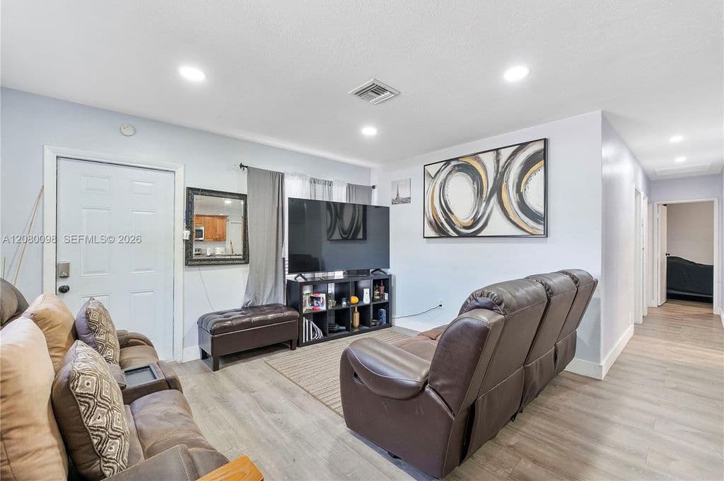 3-bedroom Single-Family Home — 1510 N 68th Ave