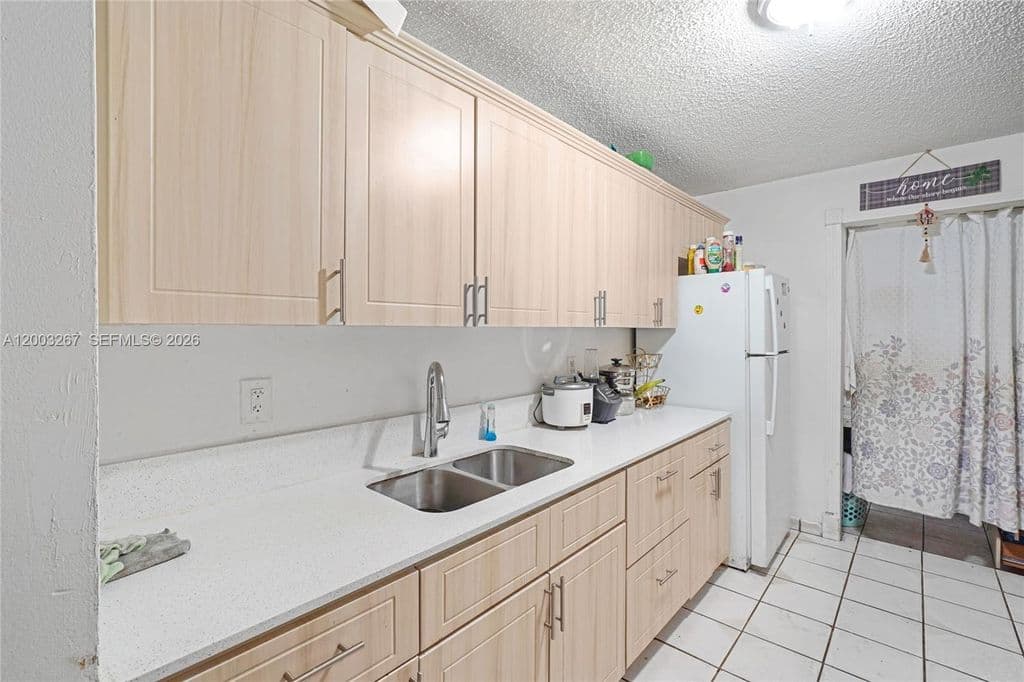 3-bedroom Single-Family Home — 18804 NW 46th Ave
