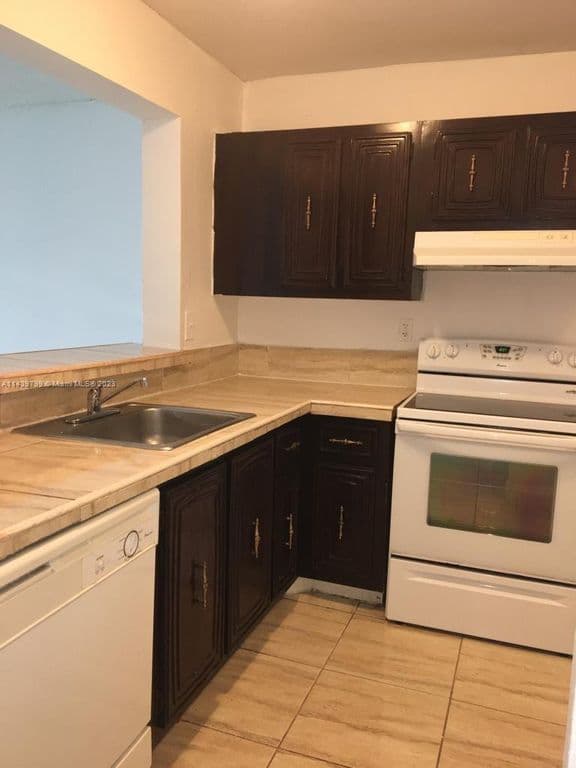 2+1 Condo — 498 NW 165th Street Rd APT D205