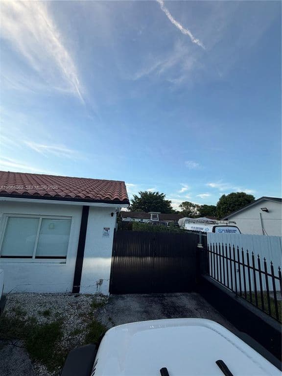 3+1 Müstakil ev — 15171 SW 70th St