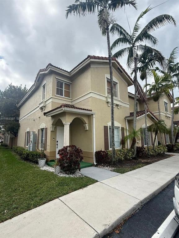 4-bedroom Property — 10776 NW 83rd Ter Unit 1-19