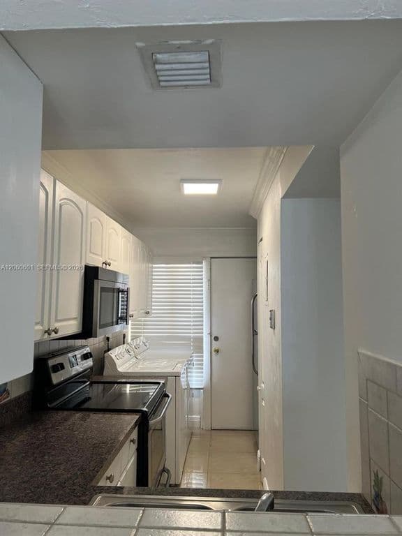 2+1 Condo — 9210 Fontainebleau Blvd APT 506